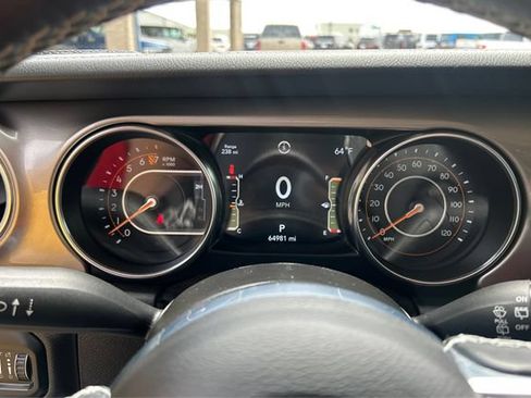 Used 2021 Jeep Wrangler Unlimited Sahara AWD/4WD image 15