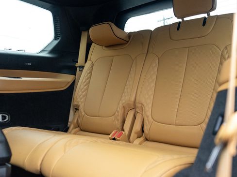 Used 2022 Jeep Grand Cherokee L Summit w/ Luxury Tech Group V image 32