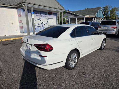 Used 2018 Volkswagen Passat 2.0T SE image 4