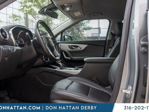 Used 2023 Chevrolet Blazer LT FWD image 3
