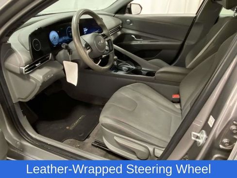 Used 2023 Hyundai Elantra SEL w/ Convenience Package image 12
