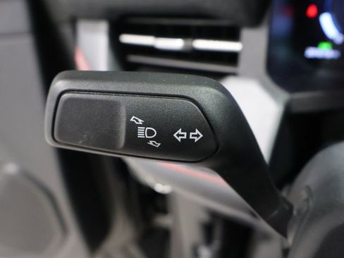 Used 2025 Ford Explorer ST-Line w/ ST-Line Street Pack image 39