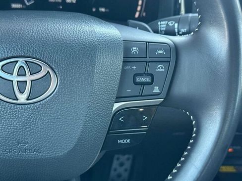 Used 2025 Toyota Camry SE w/ Convenience Package FWD image 29