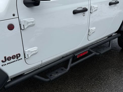 Used 2022 Jeep Gladiator Rubicon image 10