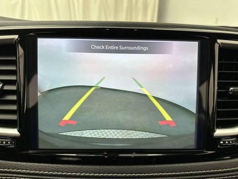 Used 2024 Chrysler Pacifica Limited FWD image 17