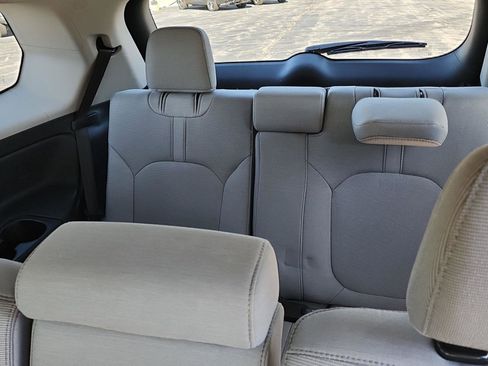 Used 2023 Honda Pilot LX image 16