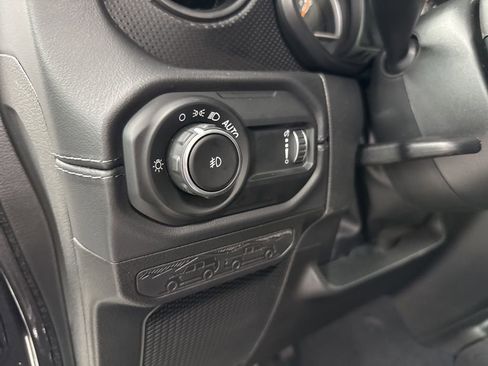 New 2025 Jeep Wrangler Rubicon w/ Convenience Group AWD/4WD image 16