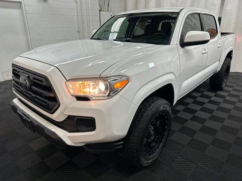 Used 2018 Toyota Tacoma SR w/ SR Convenience Package AWD/4WD image 4