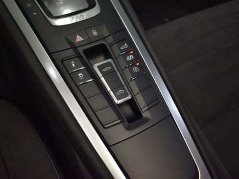 Used 2018 Porsche 718 Boxster GTS image 17