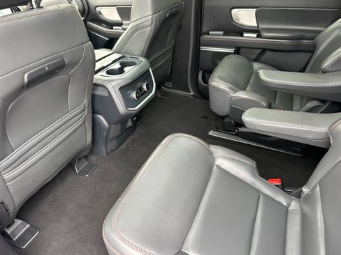 Used 2025 Ford Expedition Active AWD/4WD image 14