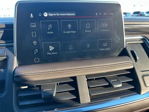 Used 2023 GMC Yukon XL SLT w/ SLT Premium Package image 16