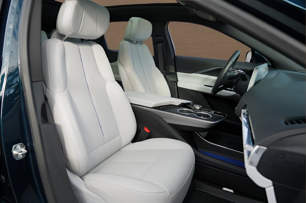 Certified 2025 Cadillac Lyriq Luxury w/ LPO, Floor Liner Package RWD image 26