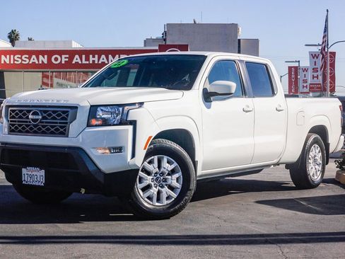Certified 2022 Nissan Frontier SV w/ Technology Package image 2