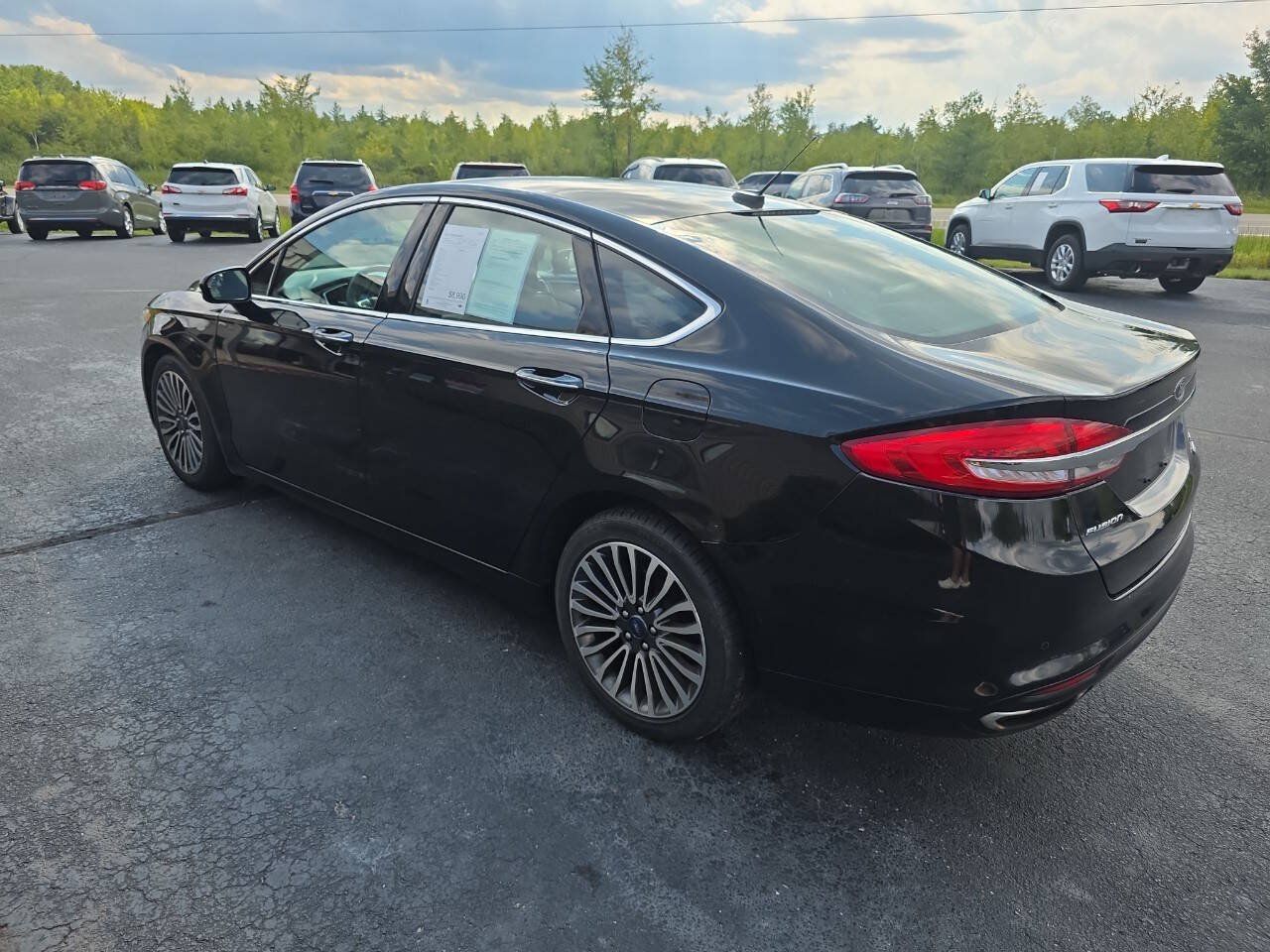 Used 2017 Ford Fusion SE w/ Fusion SE Technology Package AWD/4WD image 8