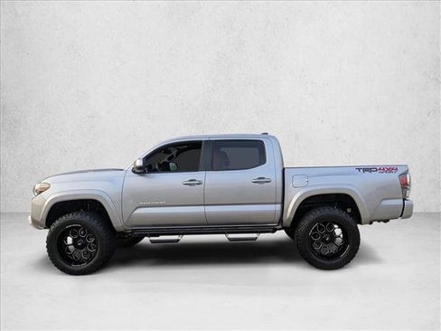 Used 2020 Toyota Tacoma TRD Sport w/ TRD Premium Sport Package image 9