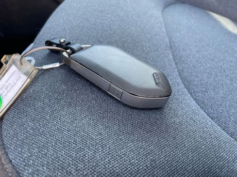 Used 2025 Kia K4 LXS image 24