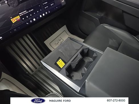 Used 2024 Tesla Cybertruck AWD Crew Cab image 31