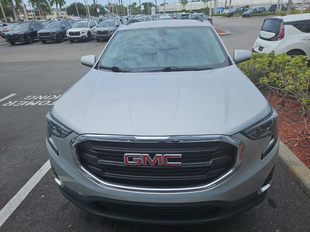 Used 2018 GMC Terrain SLE w/ Driver Convenience Package FWD image 2