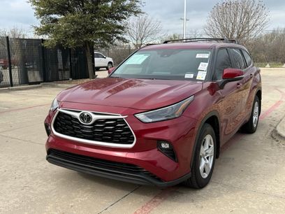Used 2024 Toyota Highlander LE