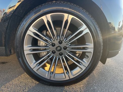 Used 2025 Land Rover Range Rover Sport SE image 34