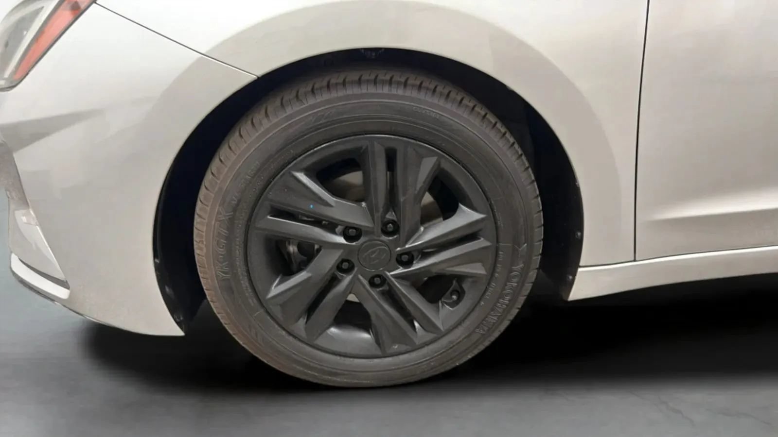 Used 2019 Hyundai Elantra SEL FWD image 27