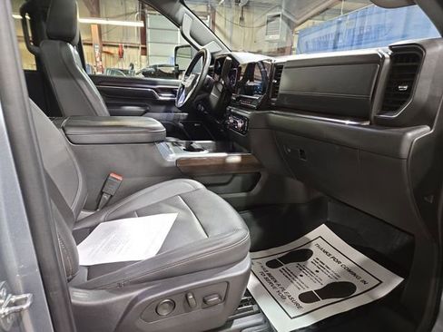 Used 2024 GMC Sierra 3500 SLT w/ SLT Premium Package image 40