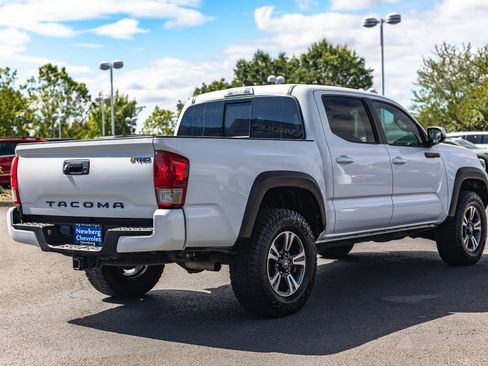 Used 2017 Toyota Tacoma TRD Sport w/ Tow Package RWD image 7