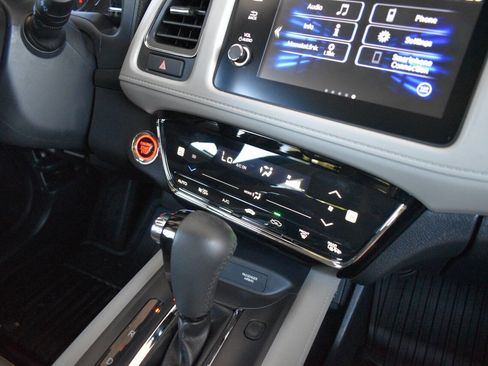 Used 2021 Honda HR-V EX-L image 22