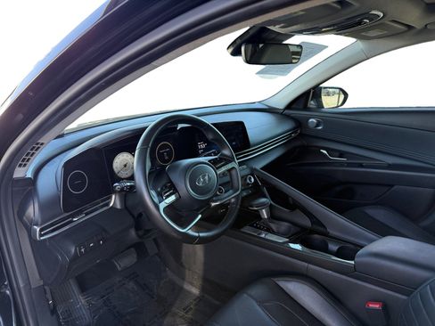 Used 2023 Hyundai Elantra Limited FWD image 7