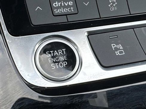 Used 2025 Audi Q7 3.0T Premium Plus image 40