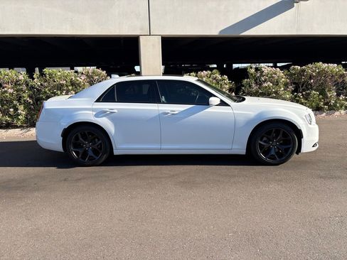 Used 2022 Chrysler 300 S image 3