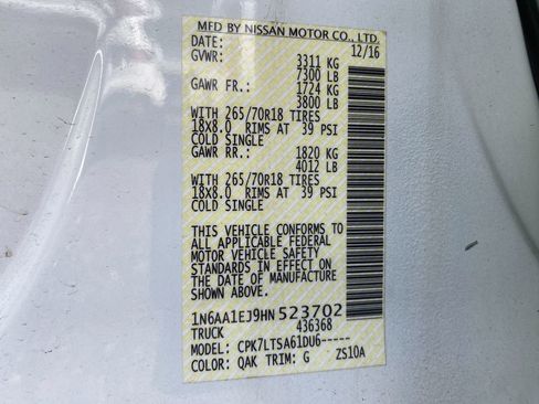 Used 2017 Nissan Titan SV image 26