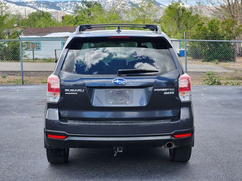 Used 2017 Subaru Forester 2.5i Touring AWD/4WD image 6
