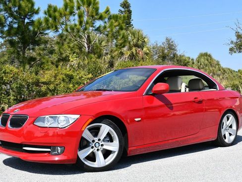 Used 2011 BMW 328i Convertible image 25