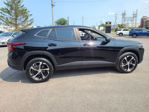 Used 2024 Chevrolet Trax RS w/ Driver Confidence Package FWD image 6
