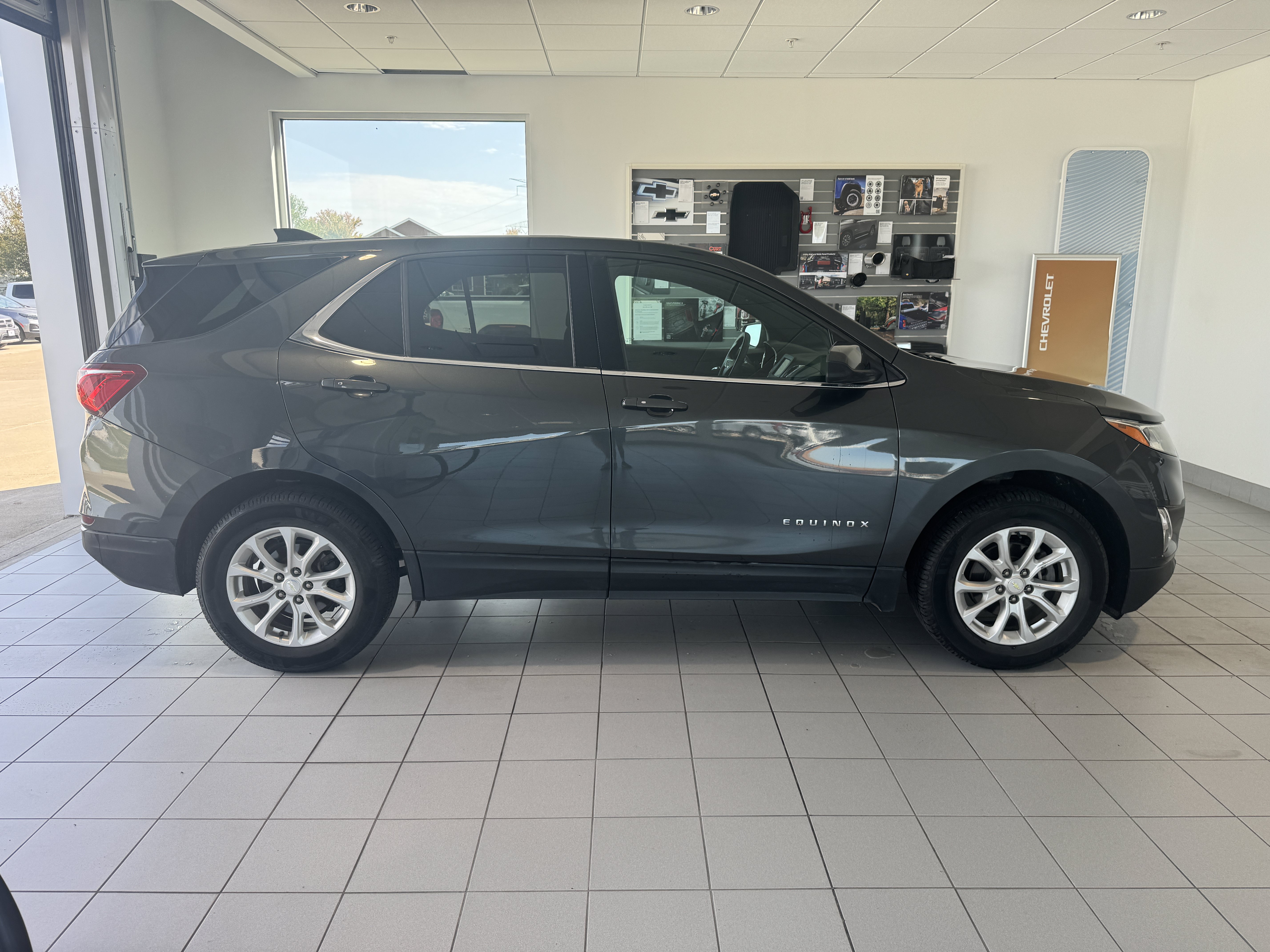 Used 2018 Chevrolet Equinox LT AWD/4WD image 6