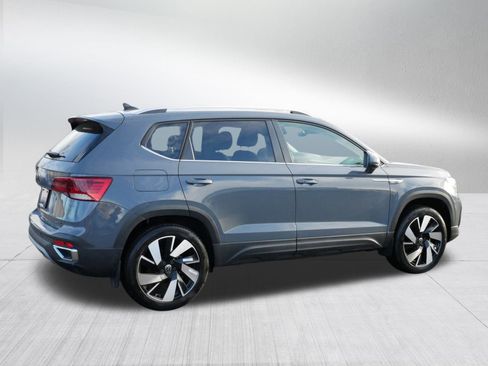 Certified 2024 Volkswagen Taos SEL image 7