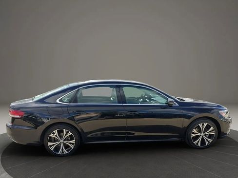 Used 2021 Volkswagen Passat 2.0T SE w/ Luggage Net & Mats Package image 10