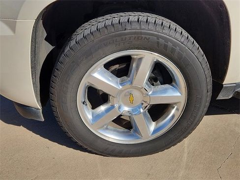 Used 2013 Chevrolet Avalanche LTZ image 7