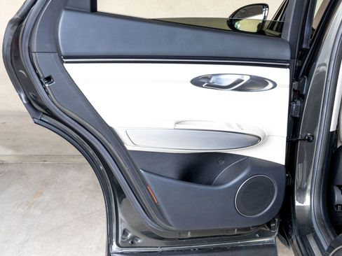 Used 2025 Genesis GV70 2.5T Select w/ Select Package image 20