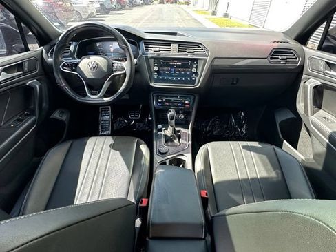 Certified 2024 Volkswagen Tiguan SE R-Line AWD/4WD image 32