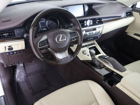 Used 2017 Lexus ES 350 image 2