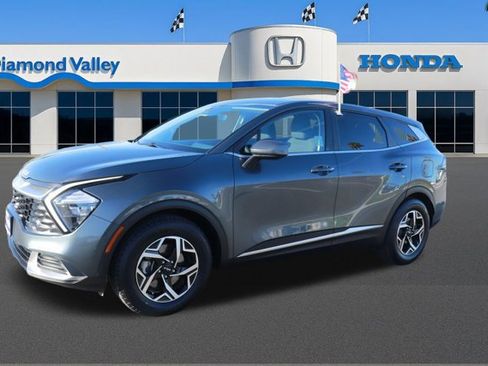 Used 2023 Kia Sportage LX image 3