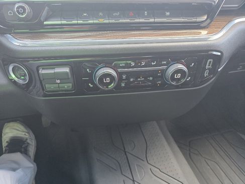 Used 2025 Chevrolet Silverado 1500 RST w/ LPO, Liner Protection Package image 17