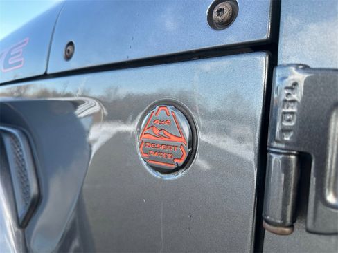 Used 2023 Jeep Gladiator Mojave w/ Cold Weather Group image 50