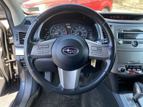 Used 2011 Subaru Outback 2.5i Premium image 15