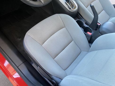 Used 2016 Chevrolet Cruze LT w/ Technology Package image 35