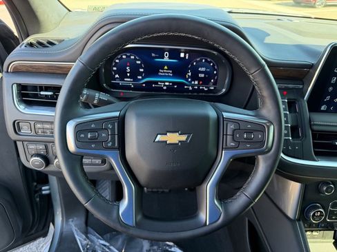 Used 2023 Chevrolet Suburban Premier AWD/4WD image 29