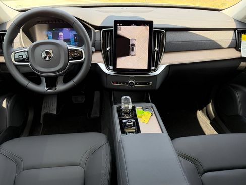 New 2026 Volvo XC90 T8 Plus w/ Protection Package Premier AWD/4WD image 11