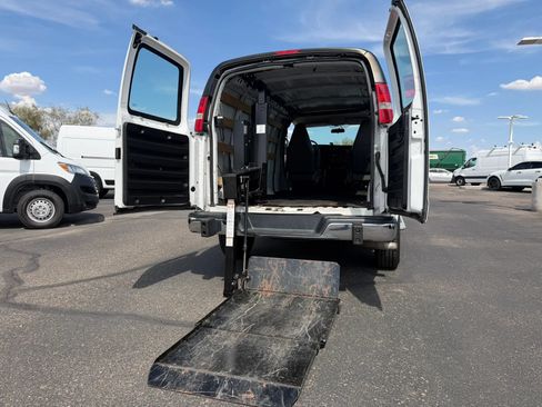 Used 2018 Chevrolet Express 2500 w/ Driver Convenience Package RWD image 13